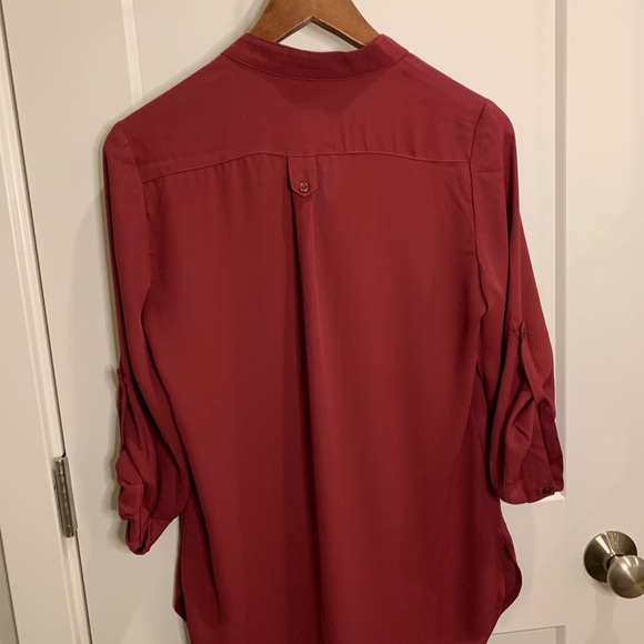 41 Hawthorn Colibri Tab Sleeve Burgundy Blouse - Picture 4 of 6